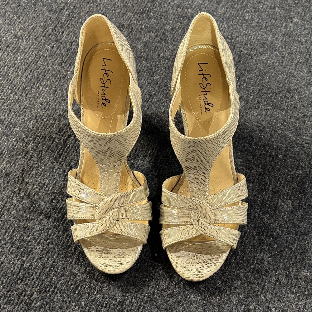 Life Stride Women's Elegant Gold Heels